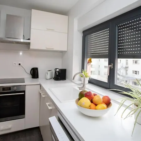 Апартаменты Moderne Au Centre *